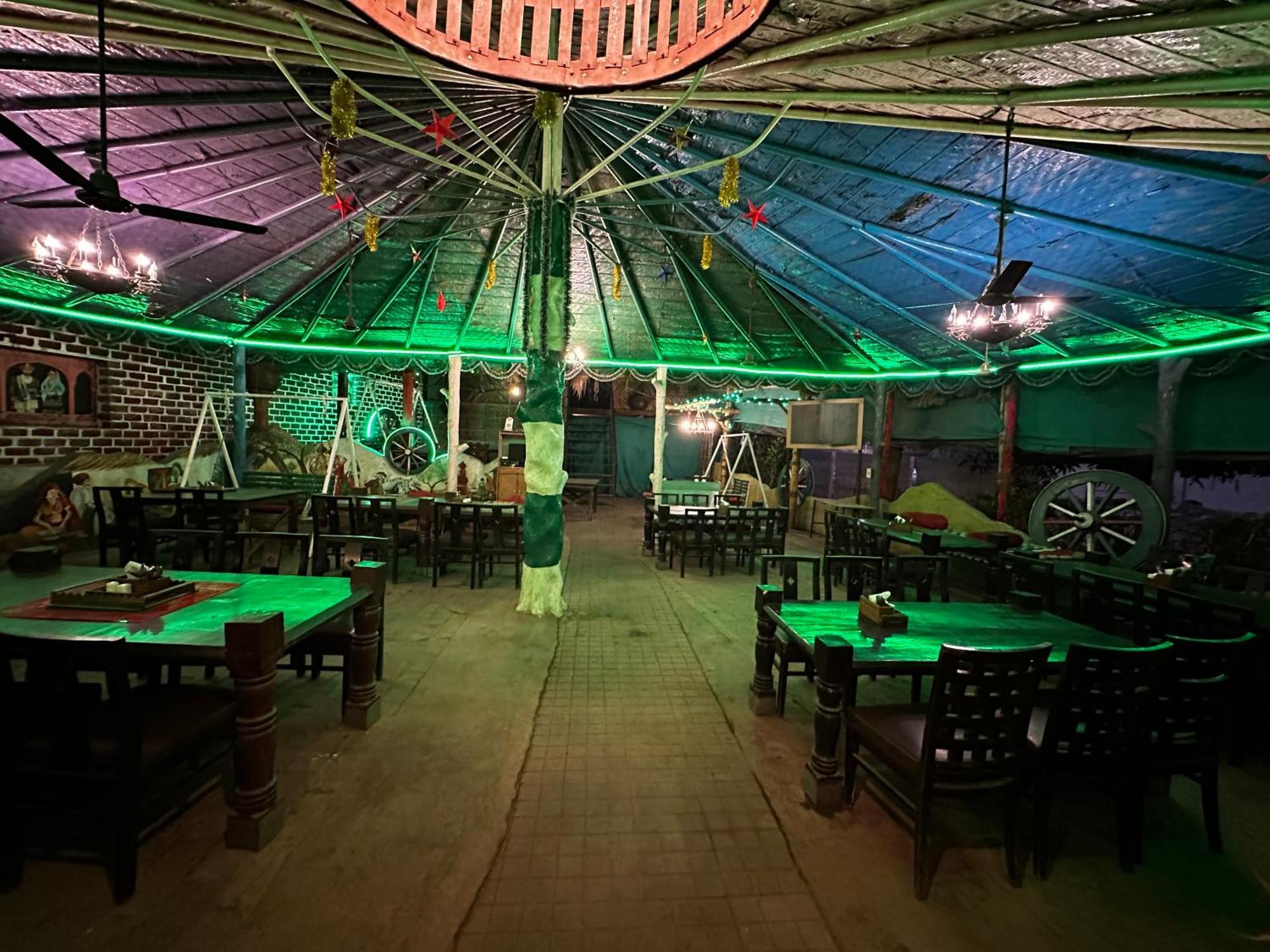 The Saffron Suites Sasupāda Kültér fotó